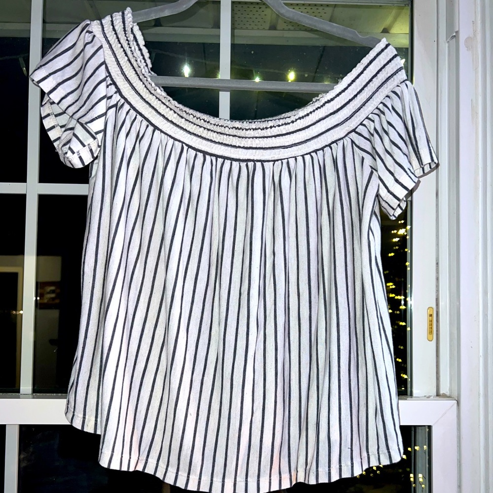 American Eagle off the shoulder top